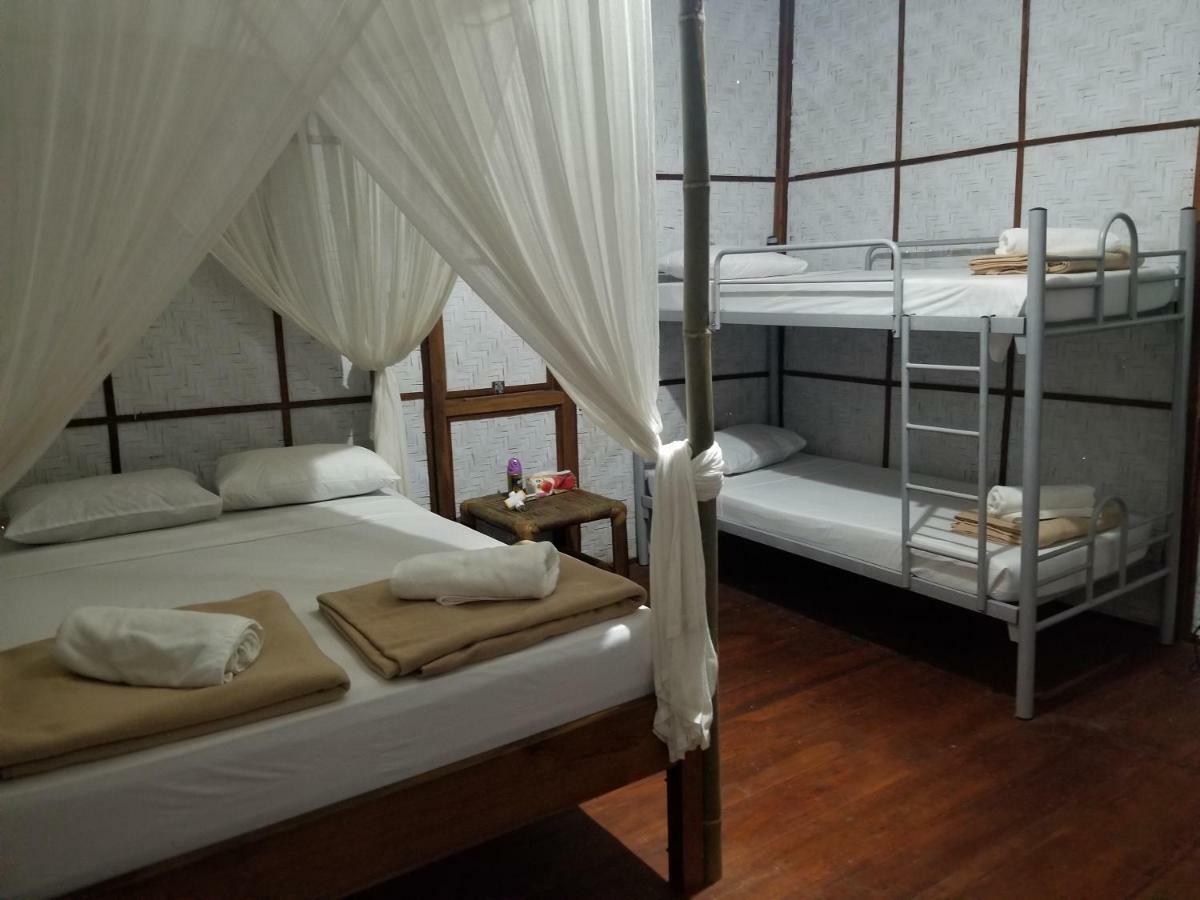 Hotel Mojosurf Camp Red Island Pasanggaran Exterior foto